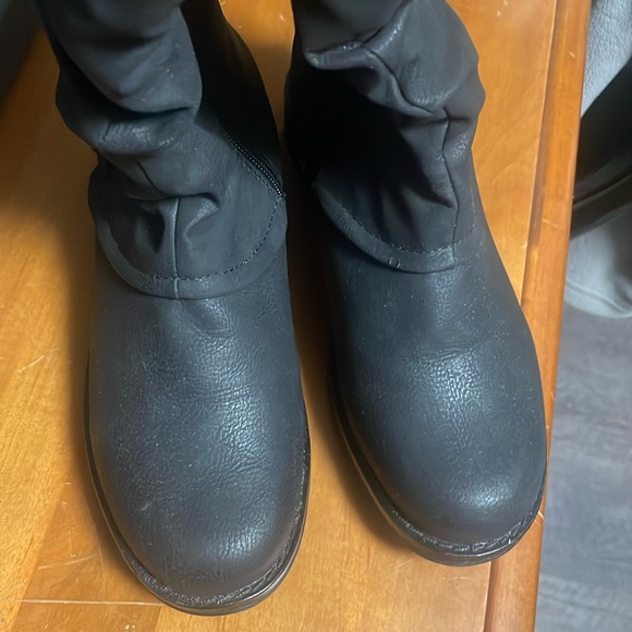 Boots - Picture 1 of 4